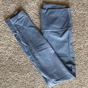 Lululemon leggings size 6 blue tie dye leggings wunder under length 28'
